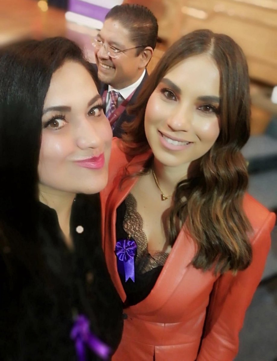 Hoy Día Internacional para la Erradicación de la Violencia contra las Mujeres, una fecha que nos recuerda que ninguna forma de violencia es normal, aceptable o justificable. En <a href="/SE_mx/">Economía México</a> asistimos al Conversatorio que fomenta la Cultura de No Violencia💜🧡<a href="/m_ebrard/">Marcelo Ebrard C.</a> , <a href="/Naty_Glezd/">Natividad Glez Degollado</a>