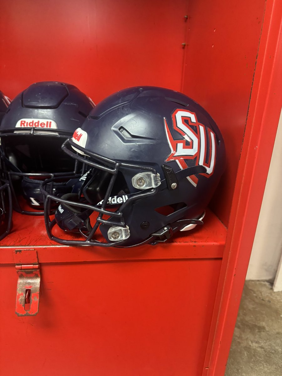 HelmetGuyTy's tweet image. Always one of my favorite pick ups at @SUhornetsFB @SUHornets 🏈 Can’t thank @S_Hodgin  @yoder847 and The Hornets enough for the help and support in @RiddellSports 🤝 Big things coming for The Hornets in 2026🤝🔥🏈 #GoHornets #TeamRiddell