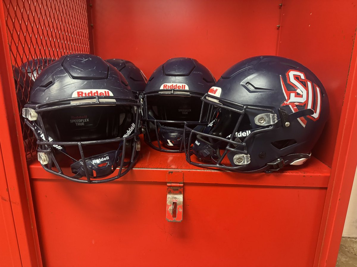 HelmetGuyTy's tweet image. Always one of my favorite pick ups at @SUhornetsFB @SUHornets 🏈 Can’t thank @S_Hodgin  @yoder847 and The Hornets enough for the help and support in @RiddellSports 🤝 Big things coming for The Hornets in 2026🤝🔥🏈 #GoHornets #TeamRiddell