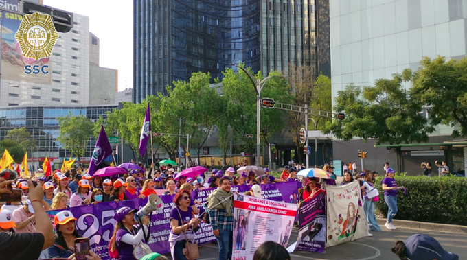 cdmx_diario's tweet image. Inicia marcha del #25M sobre Avenida Paseo de la Reforma en la #CDMX