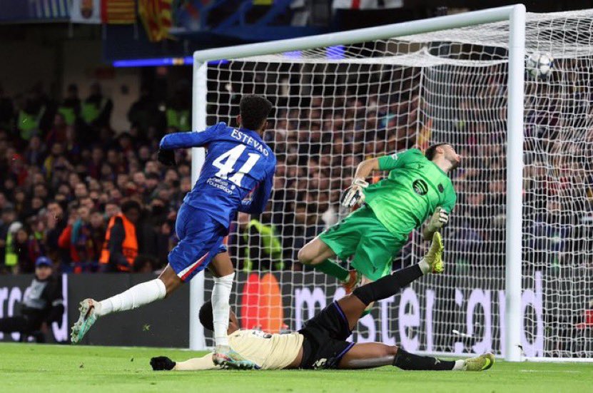 mub_cfc's tweet photo. Estevao William has now scored in all Chelsea’s last four games he started including tonight game against Barcelona. What a player! ⭐️ 

What a goal tonight 🎯 https://t.co/bkilydPqsf