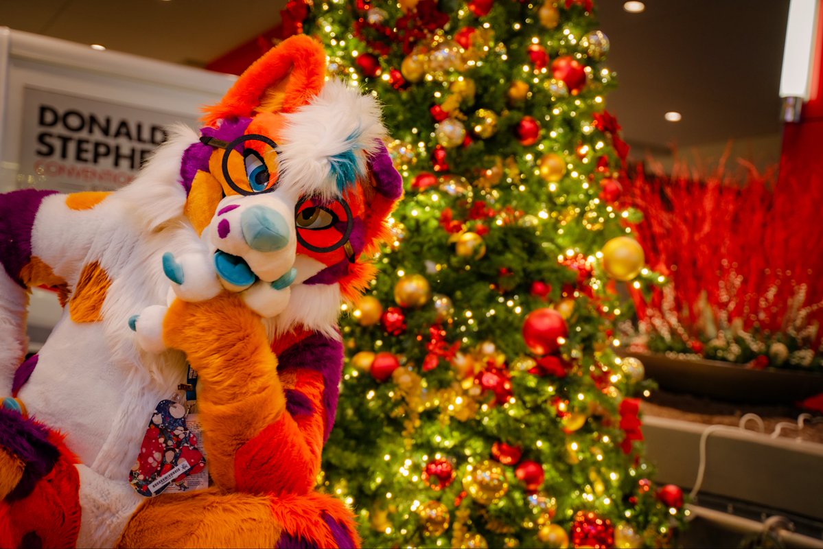 ImBlyze's tweet image. Mff is a week away. Didn’t get much nibbles on photoshoots. Anyone wanna schedule something? 

Photos featuring~
@VellumArtwork @areyoufurwheels @SherbertPup @Emmacreatures