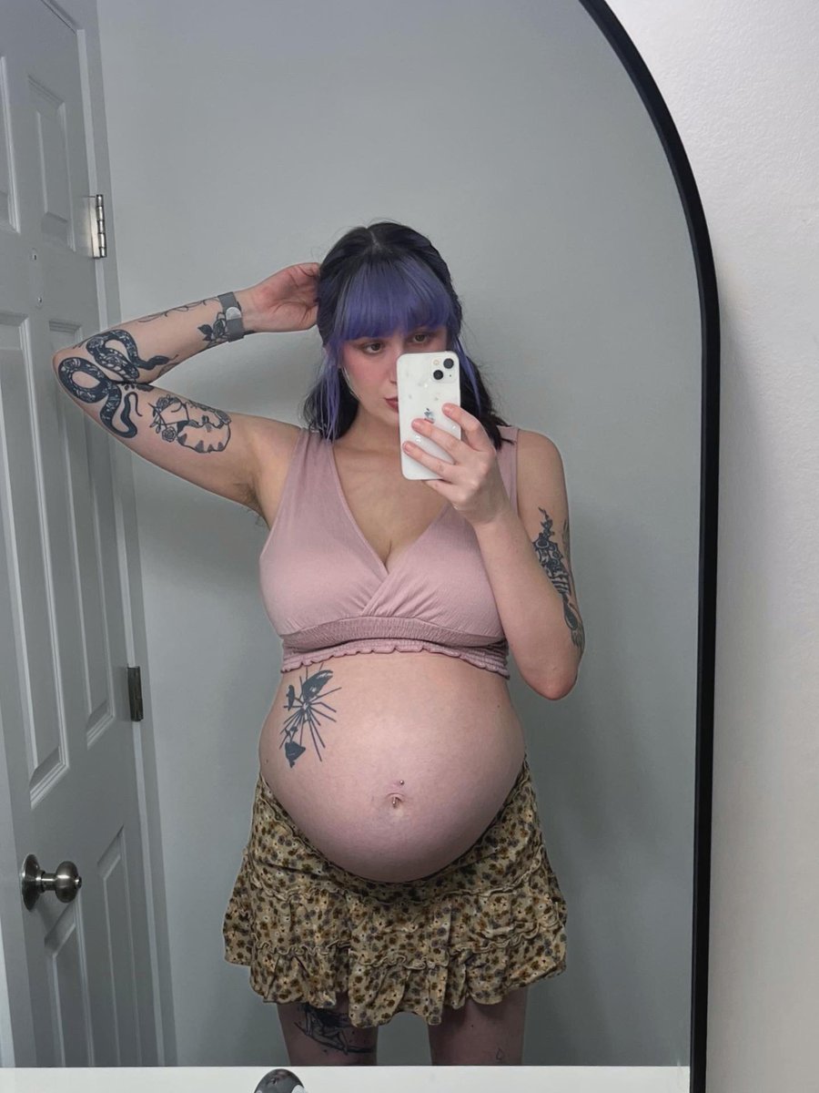 thetragicallyHP's tweet image. in case you missed how huge and hot i am on insta