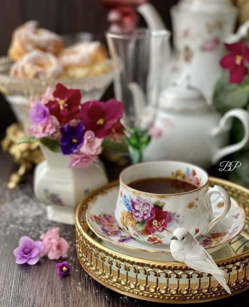 Amandasatiro07's tweet image. Tea time