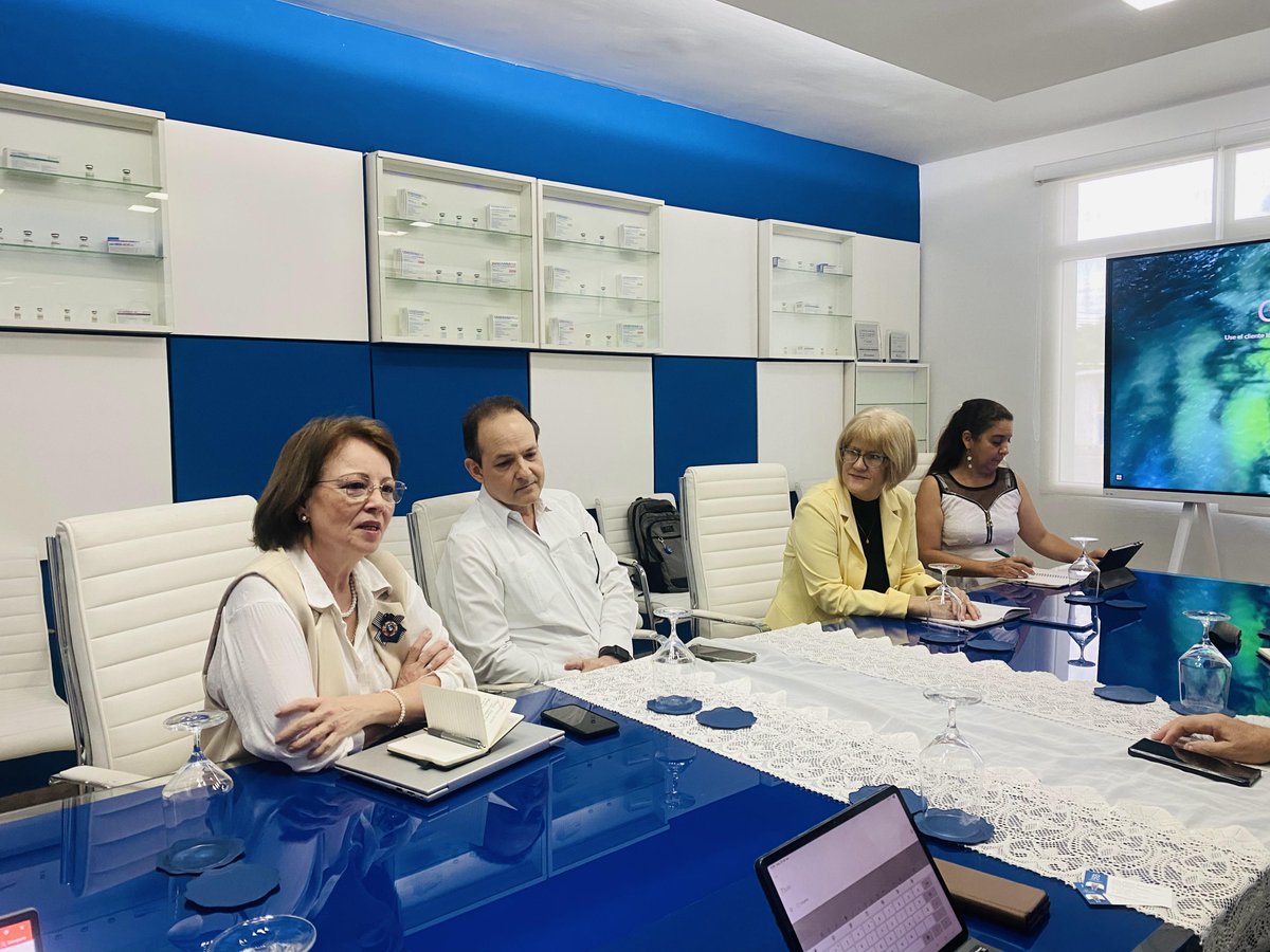 Hoy, dimos la bienvenida al <a href="/FinlayInstituto/">Instituto Finlay de Vacunas</a> a la Sra. Paulina María, Directora del Centro Regional de Innovación en Vacunas y Fitofármacos de la República de Panamá 🇵🇦, y al experto Dr. Ricardo Leonardo Lleonart Cruz.

#CienciaCubana #CooperaciónInternacional