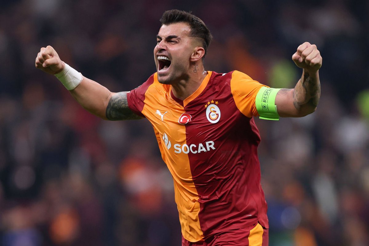 Bu adam 3 senedir ligde, avrupada, milli takımda neredeyse her hafta maç oynuyor ve bir kez bile sakatlandığına şahit olmadım. Zırt pırt sakatlanan topçu kendini sorgulasın. Kendine iyi bakan adam sakatlanmaz.