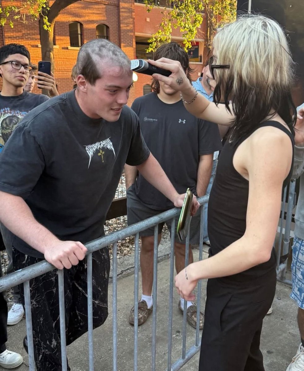 itneedsomespit's tweet image. 