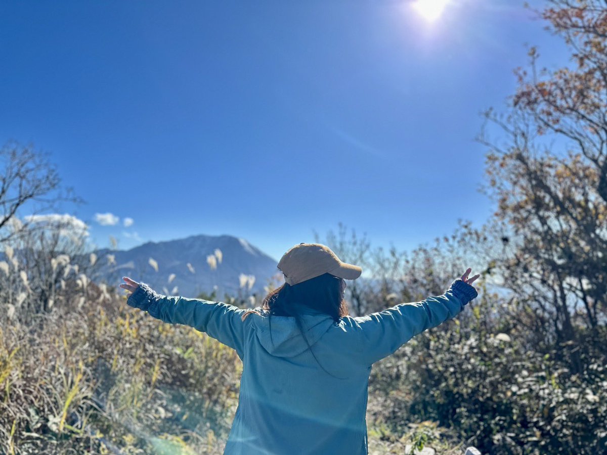 0904Rush's tweet photo. 山友さんがいつも映える写真撮ってくださる📸✨ うれしみ🫶🏻土曜日の秋晴れと打って変わって本日は、🤍❄️⛄️ミゾレ🤍❄️⛄️？ 夜中に雷とアラレ凄かった⚡️ 冬到来ですね😭 https://t.co/kk5di7TWfF