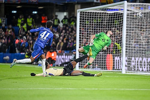 تشيلسي يكتسح برشلونة 3-0 في دوري الأبطال 
riadayoum.com/2025/11/26/%d8…