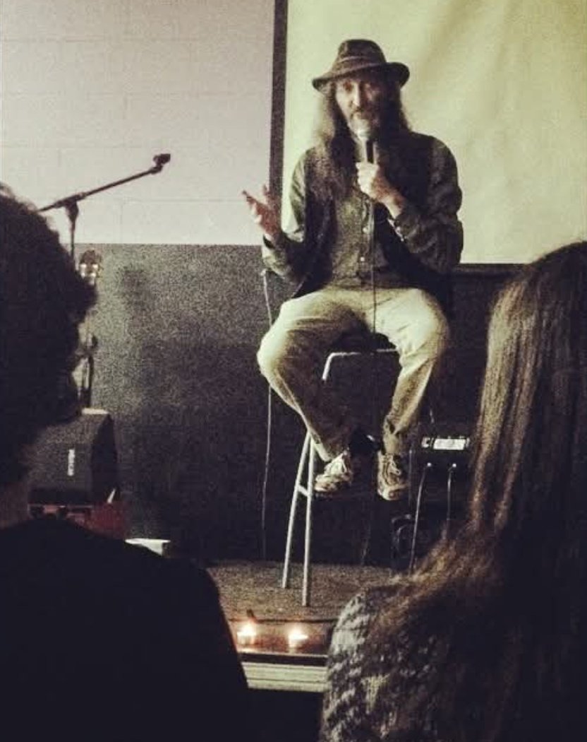 No tots els rècords d'un casteller són de #castells , un rècord que  tindré sempre gravat a la memoria, es la gran nit que ens va fer passar en Juanan explicant els seu contes.

El meu  condol a la familia, els amics i els companys dels Minyons de  Terrassa.

Descansa en Pau