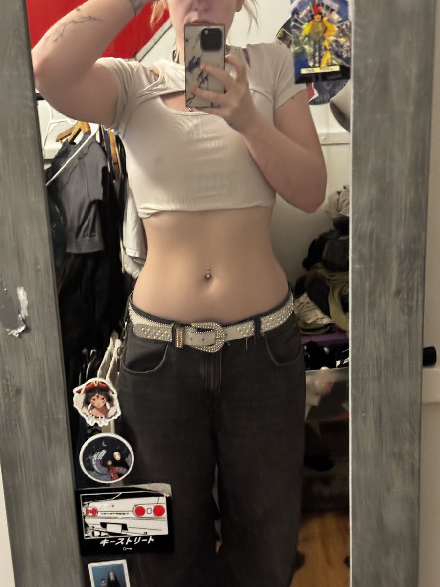 trashedleaf's tweet photo. total loss of 15lbs....why do i feel like there's 0 difference https://t.co/zN0pc5xw0V
