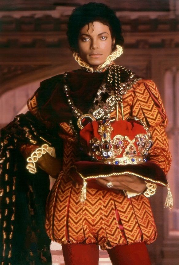 Intense_XEnergy's tweet photo. @honeymoon250 His name is Michael Joseph Jackson, aka the "King of Pop" https://t.co/NPtVU24B2H