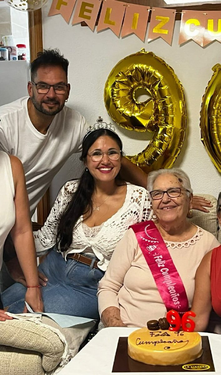 ¡Feliz 9️⃣6️⃣ cumpleaños, Carmela! 
💝💝💝💝