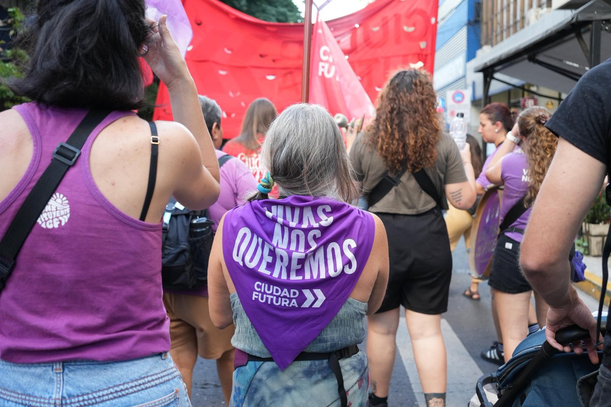 #25N en las calles de #Rosario Seguimos luchando por nuestros derechos frente a un gobierno que sigue negando la violencia de género.

¡Vivas y libres nos queremos!
¡Ni una menos!