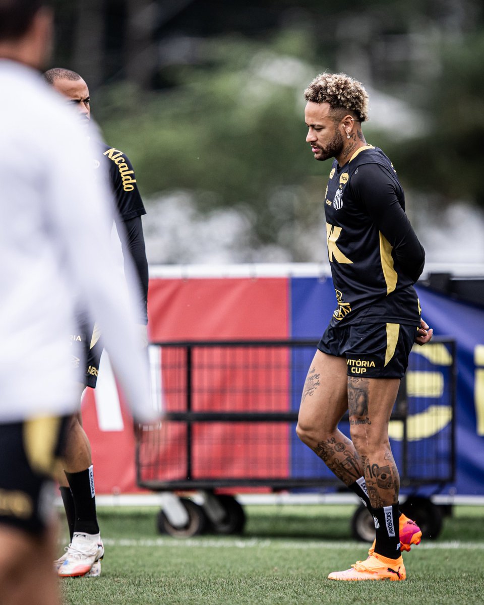 futebol_info's tweet image. ⚠️ URGENTE!

Neymar sofre lesão e não deve mais jogar em 2025.

O craque sofreu uma lesão no menisco do joelho esquerdo e provavelmente perderá o restante da temporada do Peixe para fazer tratamento.

🗞 @geglobo
📸 Raul Baretta/SFC