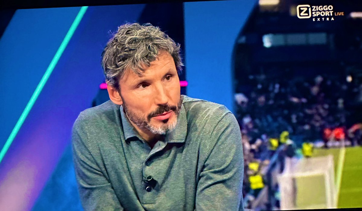 EmenaIo's tweet image. Mark van Bommel (ex Barca, Bayern, Milan): “This group at Chelsea makes me want to pick up my [football] boots right now. I want to play in that team.”