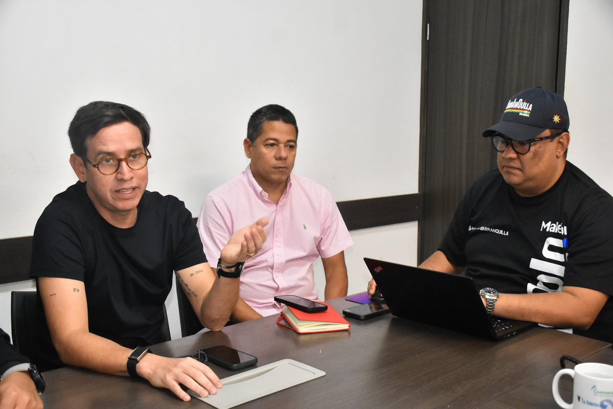 alcaldiabquilla's tweet image. Queremos que las fiestas de fin de año se disfruten de manera segura, cuidando la vida y la integridad de propios y visitantes.

En mesa de trabajo, coordinamos acciones operativas de vigilancia, inspección y control sobre la prohibición de la venta y uso de pólvora.