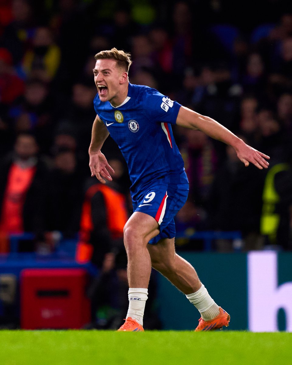 brfootball's tweet image. Liam Delap&apos;s first goal for Chelsea this season comes in the UCL against Barcelona 👊