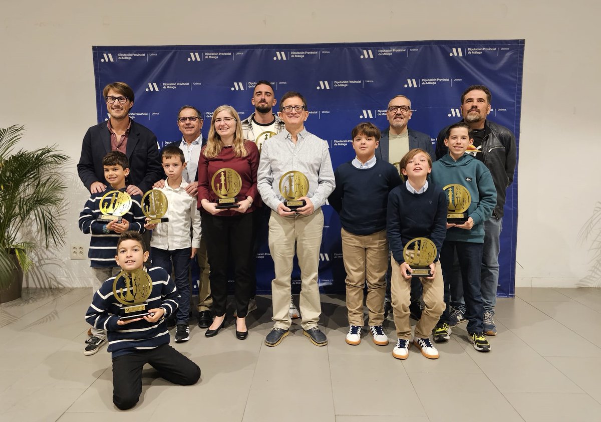 Gala XXXI Circuito de Ajedrez Diputación de Málaga
Los grandes vencedores son dos jugadores del Club Ajedrez Coín
GM Carlos Matamoros Franco, campeón masculino.
WIM Paloma Gutiérrez Castillo, campeona femenina.
clubajedrezcoin.com/gala-xxxi-circ…
<a href="/DelegMalagaAjed/">Deleg Malaga Ajedrez</a> <a href="/Fadajedrez/">Fed Andaluza Ajedrez</a> <a href="/DeportesDipMlg/">Diputación de Málaga es Deporte</a>