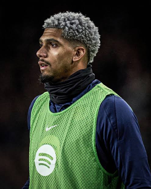 brahimabd_'s tweet photo. La putain de ta mère la pute même cubarsi ne fait pas ce type d’erreurs 

#araujo_out #UCL #chealseabarca https://t.co/Jbss3XMZw2