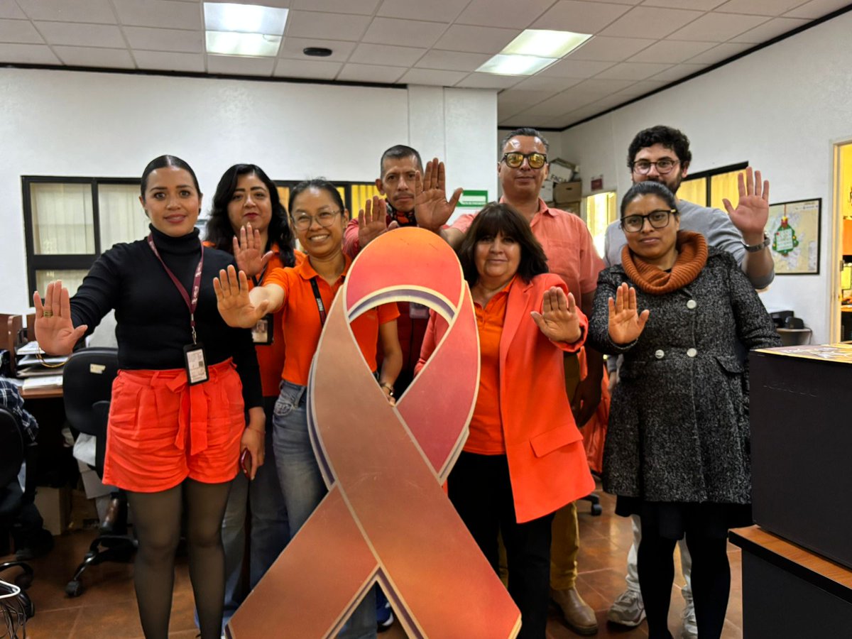 CECyTEHidalgo's tweet image. Como cada mes, CECyTE Hidalgo se VISTIÓ de NARANJA. Un día donde el personal de Dirección General busca a través del uso de prendas color anaranjado, sumarse al movimiento de prevención y erradicación de la violencia contra mujeres y niñas.
#SomosUnEquipoTransformandoElFuturo