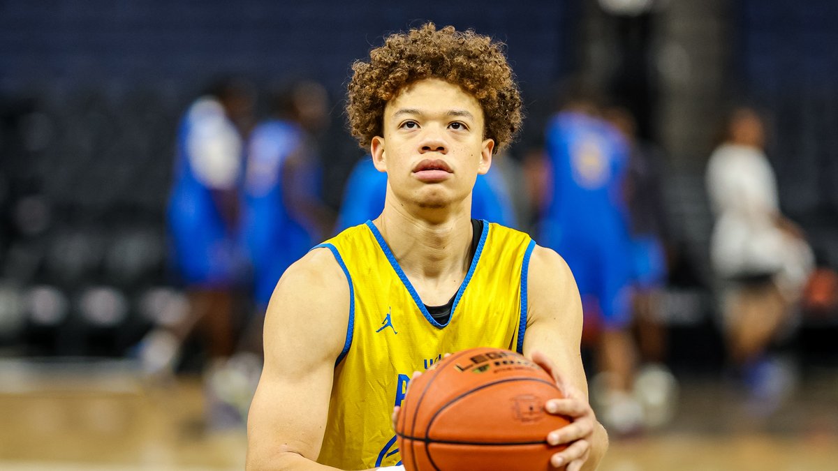 UCLAMBB's tweet photo. Shootaround scenes at 𝐂𝐡𝐚𝐬𝐞 𝐂𝐞𝐧𝐭𝐞𝐫 📸📍

#GoBruins | @EmpireClassicBB https://t.co/P8ymVEAxED