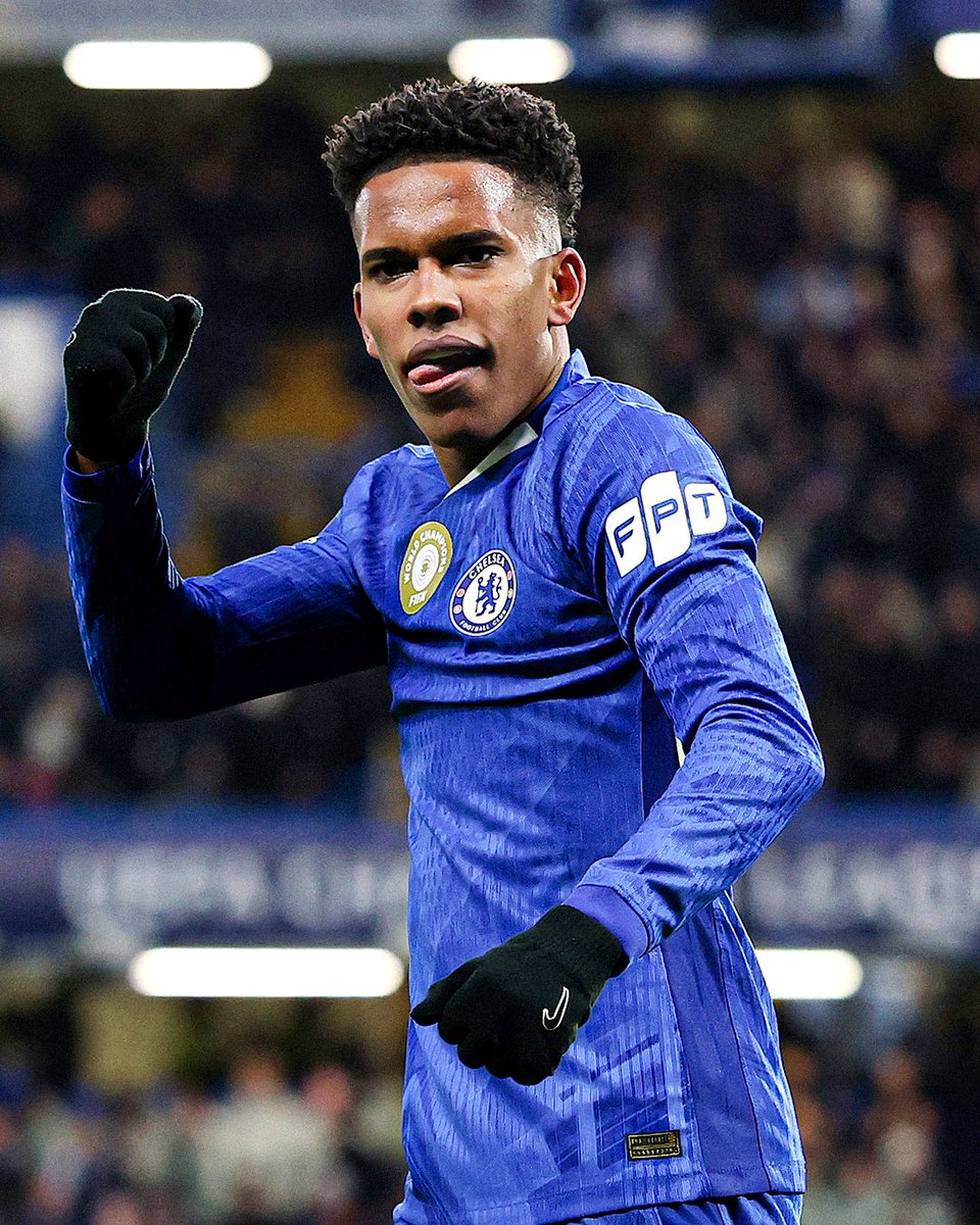 DeadlineDayLive's tweet image. 🤔 𝗗𝗘𝗕𝗔𝗧𝗘: How much is Estêvão Willian worth?