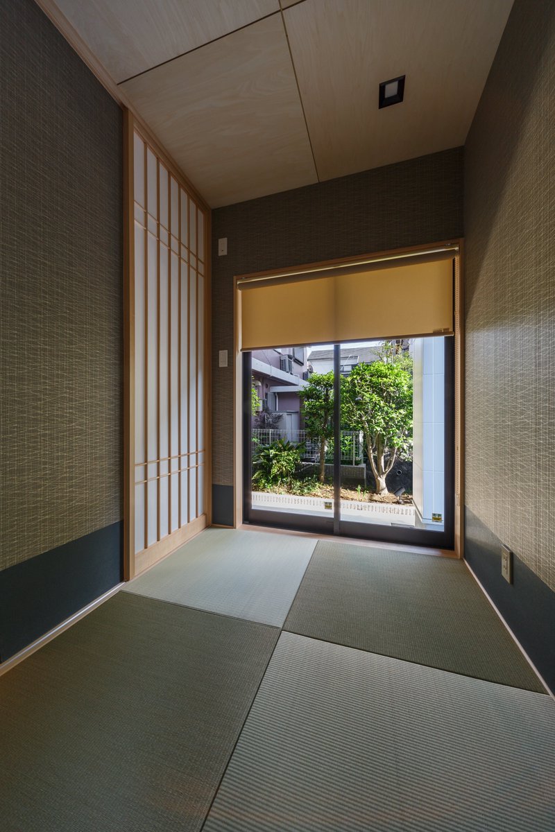 「日当たり最悪」でも大逆転できる!?
普通なら難しい日当たり問題も
建築家なら光の入り方を工夫してポテンシャルを引き出せます✨

予算内で良い土地が見つからないという人は
LINEで小冊子を無料プレゼント中🎁
line.me/R/ti/p/@921eex…