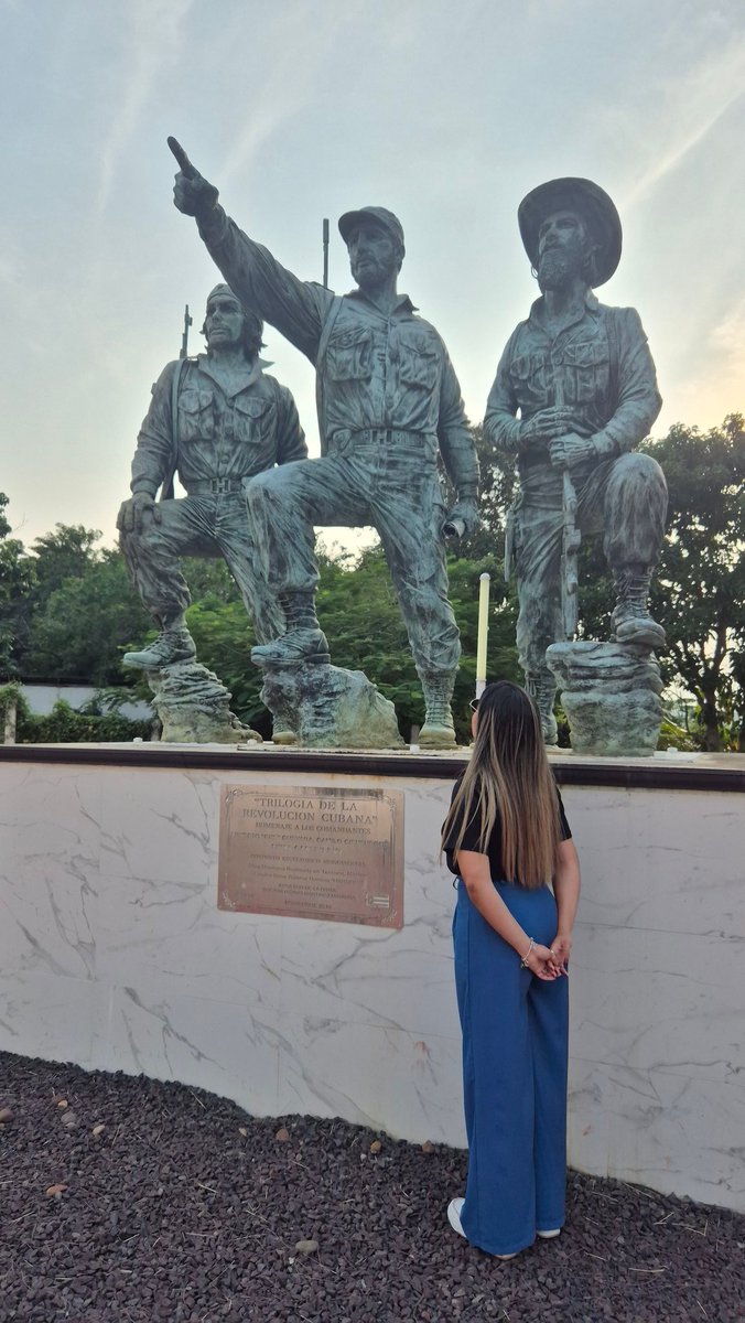 Estar en Tuxpan es mágico 🇨🇺🇲🇽

Recuerdo el yate de la libertad y la esperanza, los corajudos q emprendieron viaje con la convicción profunda de q triunfarían, y así fue ❤️

Nuestro mayor agradecimiento? Seguir trabajando por la Revolución!

No defraudaremos!

#100AñosConFidel