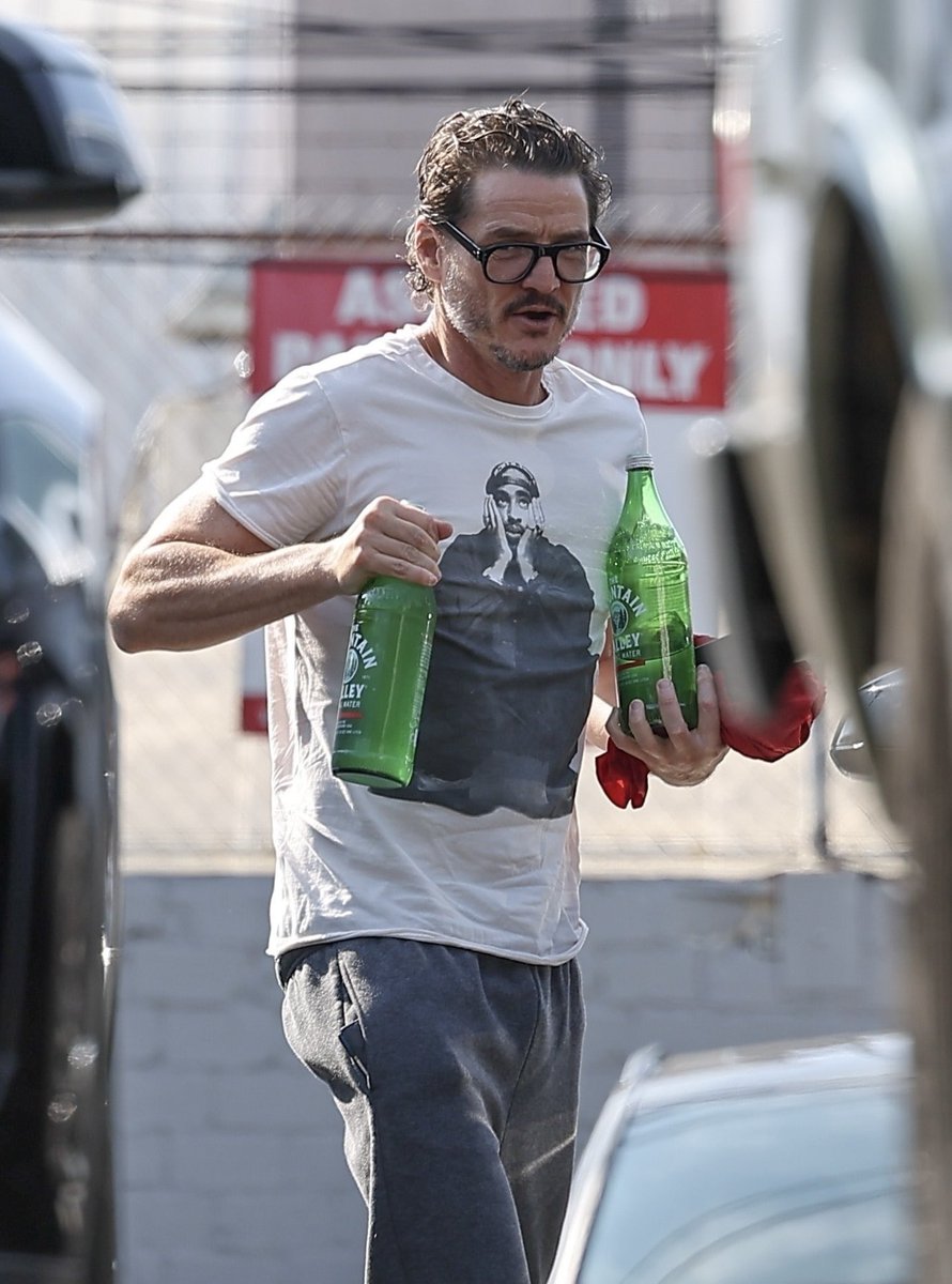 pascalfiles's tweet image. hello mr bicep