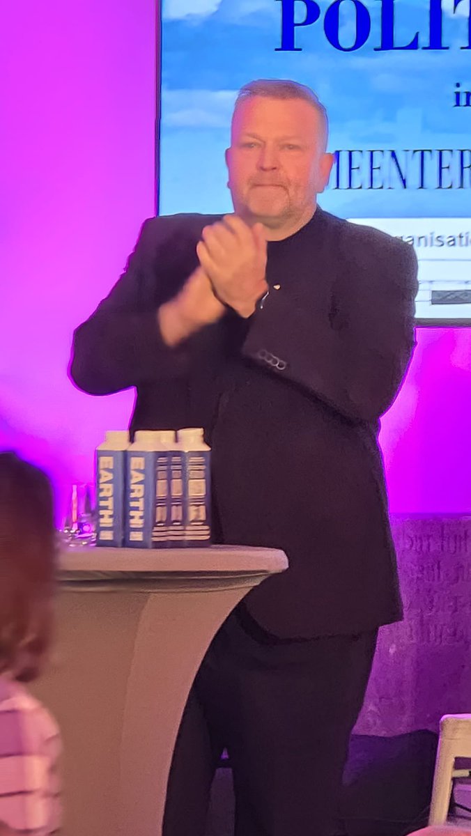 Vanavond was het #Scheveningen Debat in de Oude Kerk. Met de collega’s in een debatsetting praten over ons mooie dorp. Was leuk. <a href="/Hartv00rDenHaag/">Hart voor Den Haag 💚💛</a> #EnNuDeMos