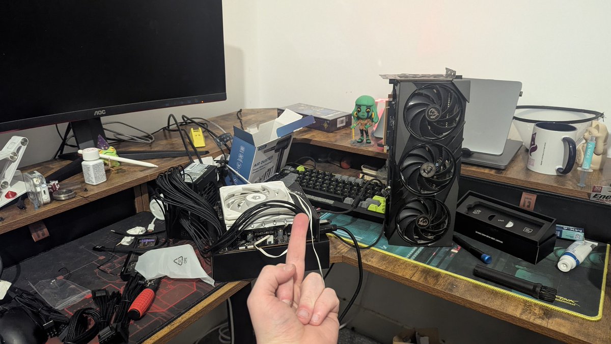 Toeknuckles_'s tweet image. I hate this and I am so fucking close to fixing it

This has been a whole fucking day of troubleshooting hardware

This shit sucks

But we&apos;re getting there