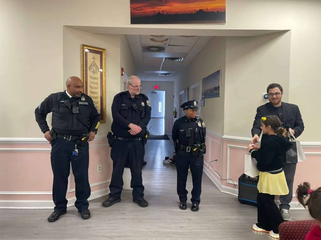 This past weekend, I had the privilege of serving as the covering Inspector as officers from the PPD Northeast Division joined the Peace Islands Institute of PA for a special Gratitude Tour activity. Thank you for creating an engaging experience for the children and our officers!