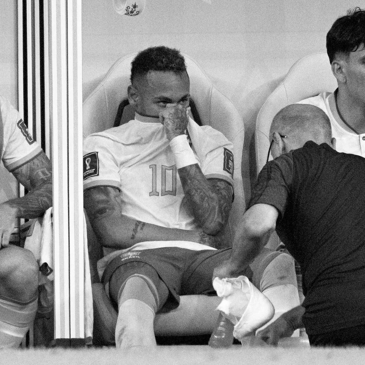 choquei's tweet image. 🚨AGORA: Com nova lesão, Neymar deve ficar oficialmente de fora da Copa do Mundo de 2026.