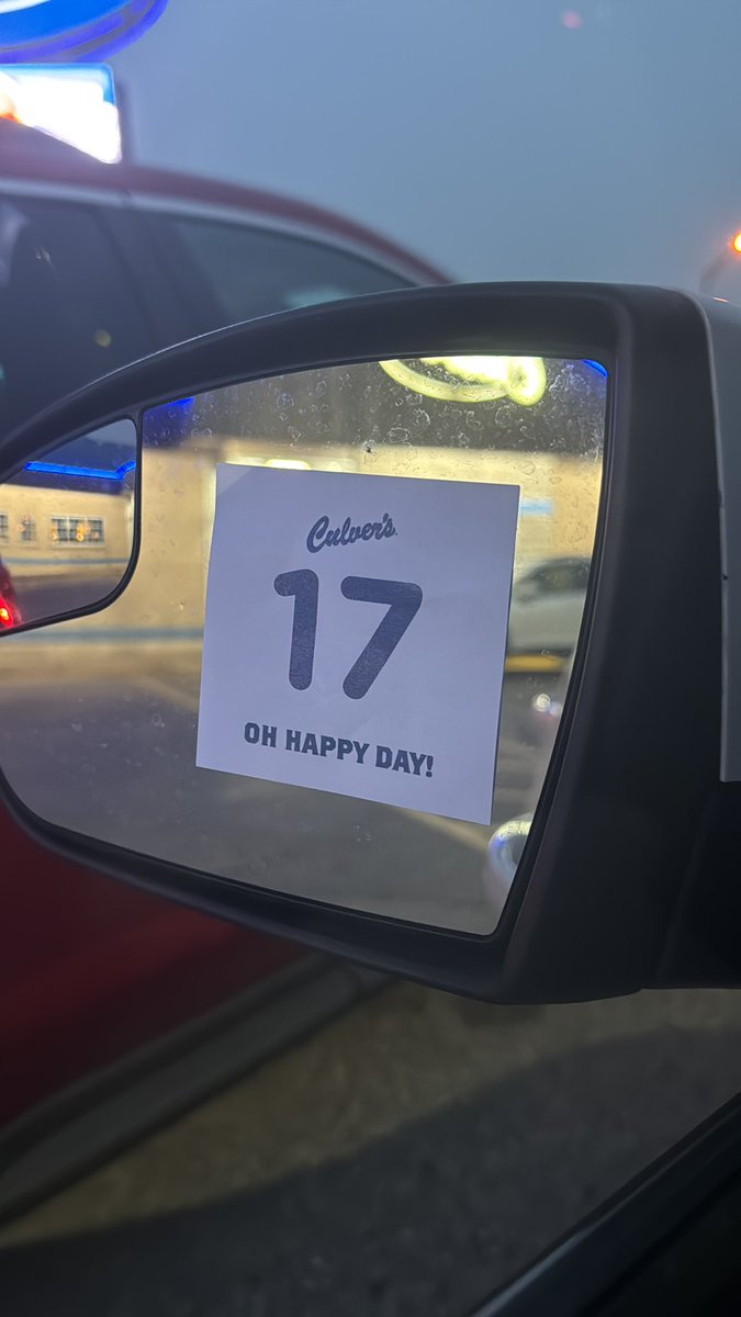 mypeleball's tweet photo. Oh Happy Day! #One7 #top2not2 #concretemixer @culvers https://t.co/0wIKIPyZSm