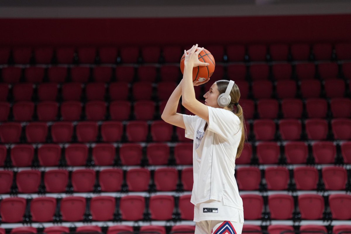 NJITWBB's tweet image. Shots up at the WEC. 

6pm tip vs FDU. 

#RollTech ⚔️
