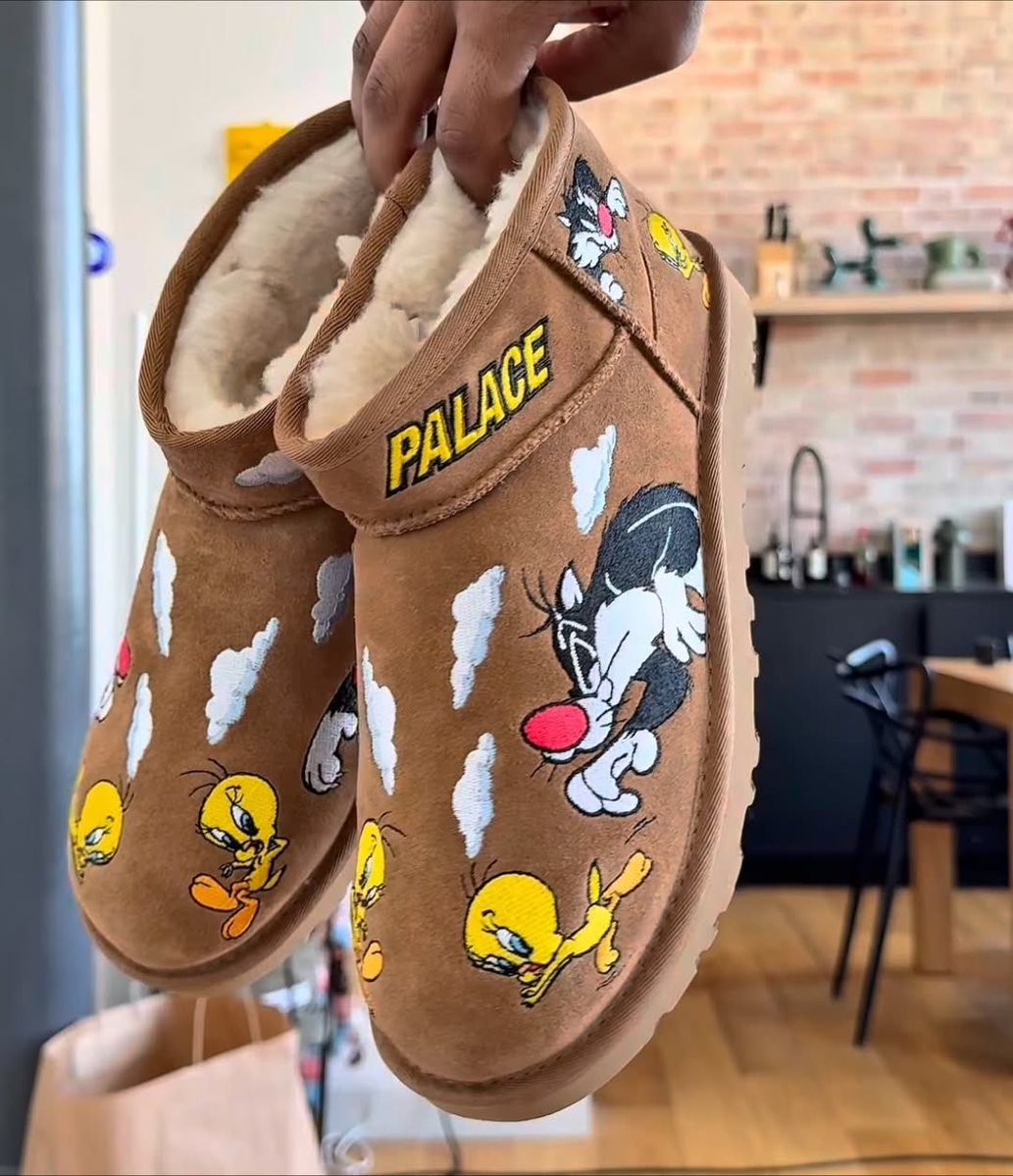 Ovrnundr's tweet image. First Look: Palace x UGG x Looney Tunes 🔜