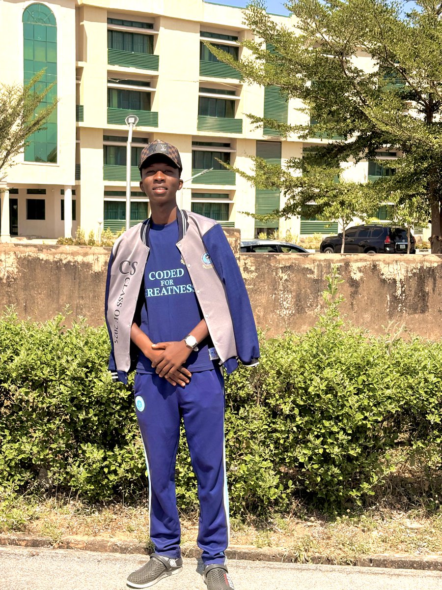 JnrMafindi's tweet image. 🎓 Officially a BSc in Computer Science graduate!
Four years, countless code, late-night projects—finally here.
Ready for the next chapter 🚀

#ComputerScience #BScGrad #ClassOf2025 #ProudMoment