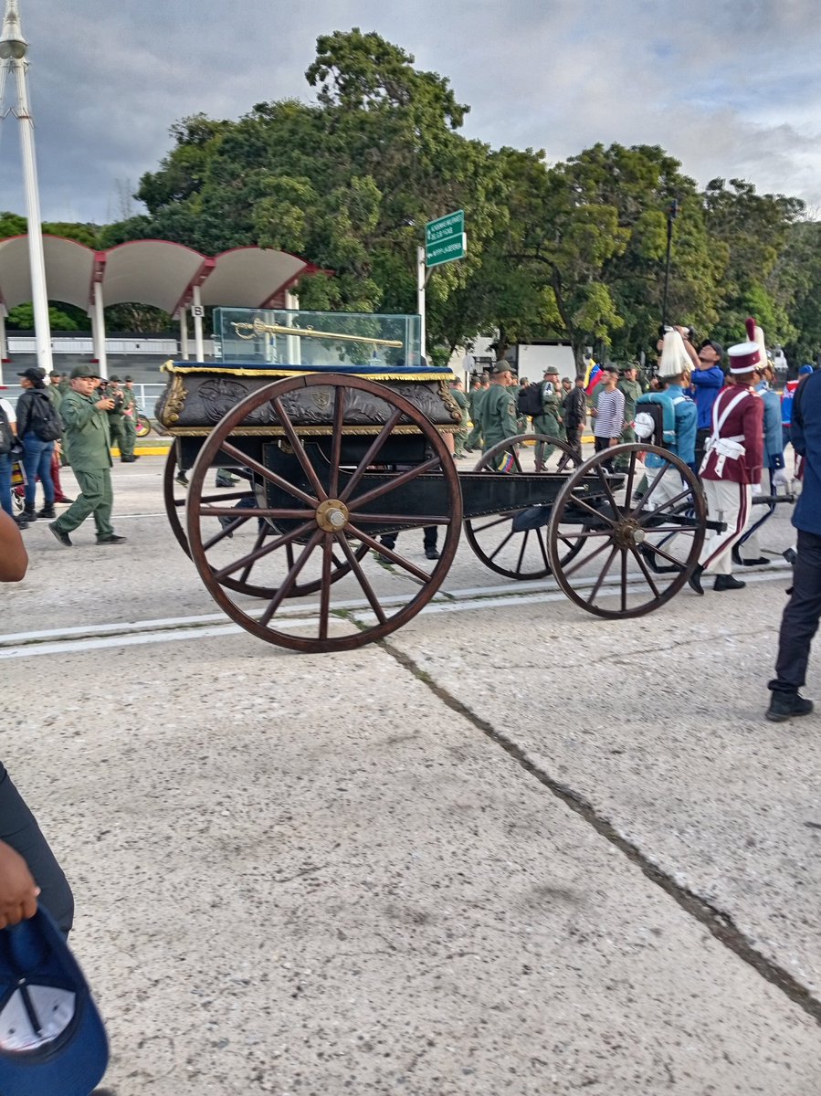 La espada de Bolívar cumple 200 años. Y seguirá caminando por América Latina