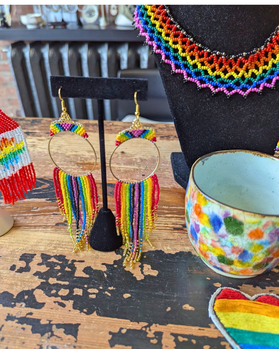 EWMASTORE's tweet image. Handmade with heart, strength and purpose. Support women, support art - choose EWMA 💛

📍 Visit us at the EWMA Store: 800 E Hastings St, Vancouver

#HandmadeWithHeart #SupportWomen #SupportArt #ChooseEWMA #SocialEnterprise