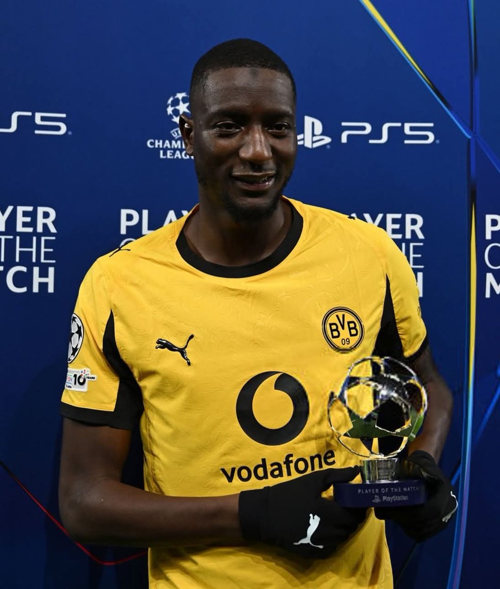 BUNDZONE's tweet image. 📸اختير سيرو غيراسي افضل لاعب في مواجهة بروسيا دورتموند و فياريال.

#MCIBVB