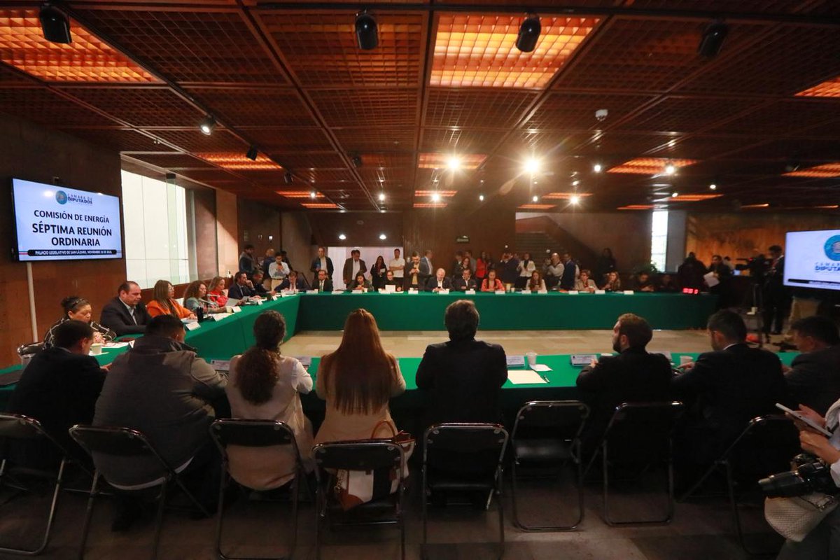 🔌💚 En la Séptima Reunión Ordinaria de la Comisión de Energía, participaron nuestras y nuestros #DiputadosVerdes, contribuyendo en temas prioritarios para la sostenibilidad y el futuro energético de México. ⚡🇲🇽

<a href="/JCValladaresMx/">Juan Carlos Valladares</a> <a href="/GallardoFausto/">Fausto Gallardo</a>
<a href="/anabelacostai/">Anabel Acosta</a> #Energía