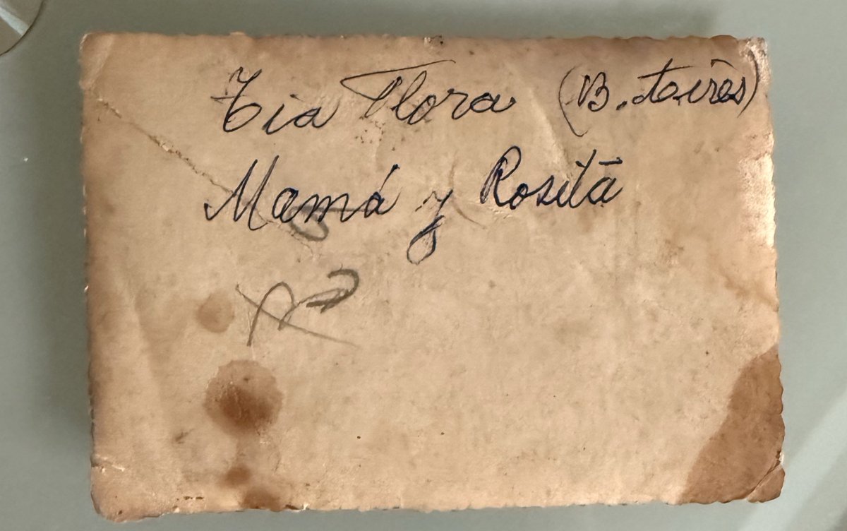 Georgiabdb's tweet photo. Encontré esta foto en Vazques Ledesma Esq Ellauri enfrente al Parque Villa Biarritz, Mdeo Uy. Compartannnn https://t.co/OhLocu01t0
