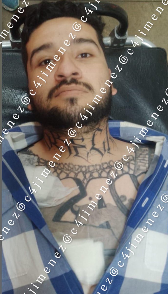 c4jimenez's tweet image. 2 DIRECTORES de POLICÍA MUNICIPAL, PRESOS por PROTEGER al CJNG
Los mandos  de Atemajac y Chiquistitlan y otros 2 agentes se quedarán en el penal de Puente Grande.
Lo mismo q José Pizano, hermano del Jefe de Plaza.
@SSPCMexico @FGRMexico FEMDO y @Defensamx1 los detuvieron.