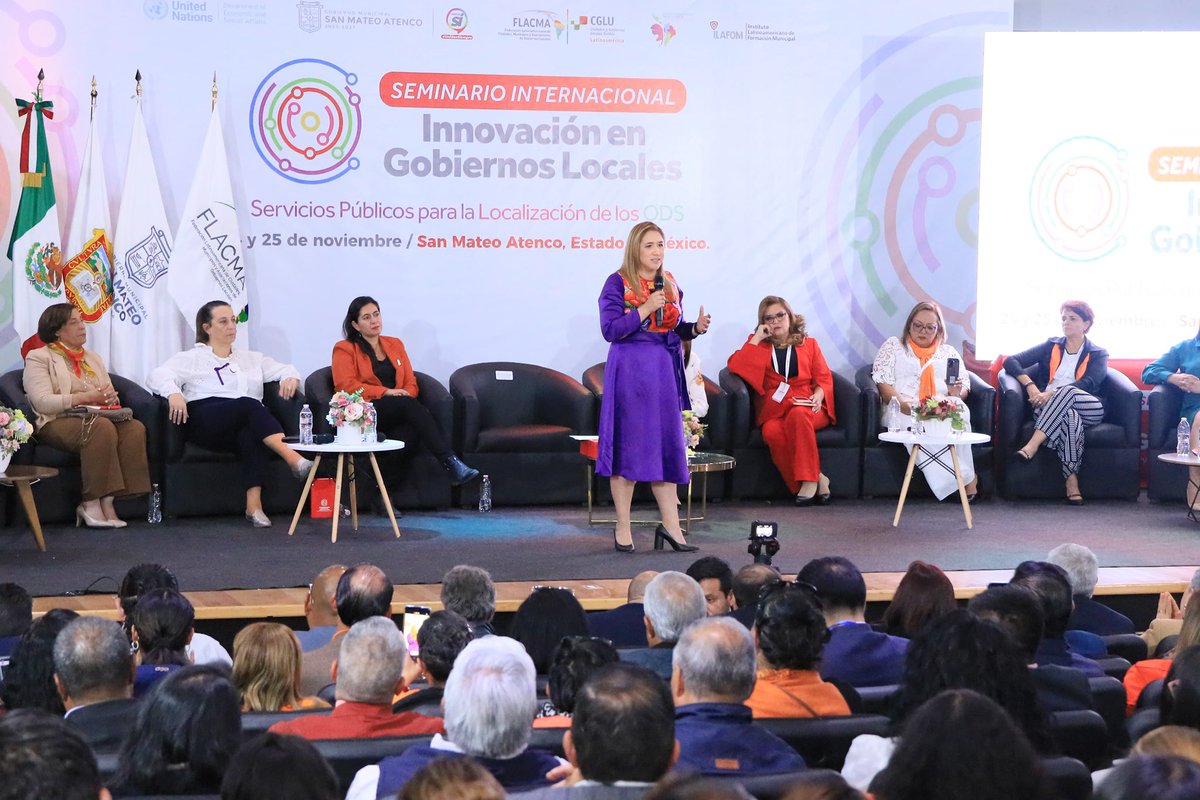 Anaamunizneyra's tweet photo. En este espacio compartí los resultados que hemos alcanzado con la implementación del #ModeloAHORA 💜 en #SanMateoAtenco y reafirmé mi compromiso de seguir trabajando en unidad para fortalecer los mecanismos y garantizar entornos seguros para todas. 

Por una vida libre de violencia: ¡#UnidosSí, #UnidosSiempre!