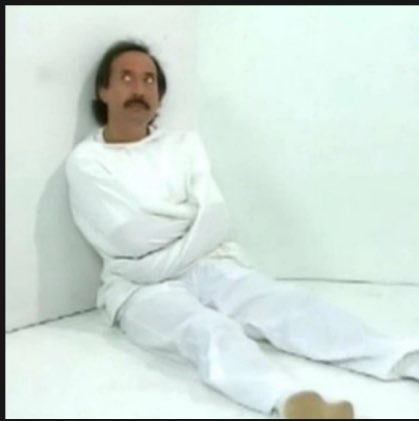 ¿Cuántas veces vas escuchando ese tema de la T y la M?

Yo: