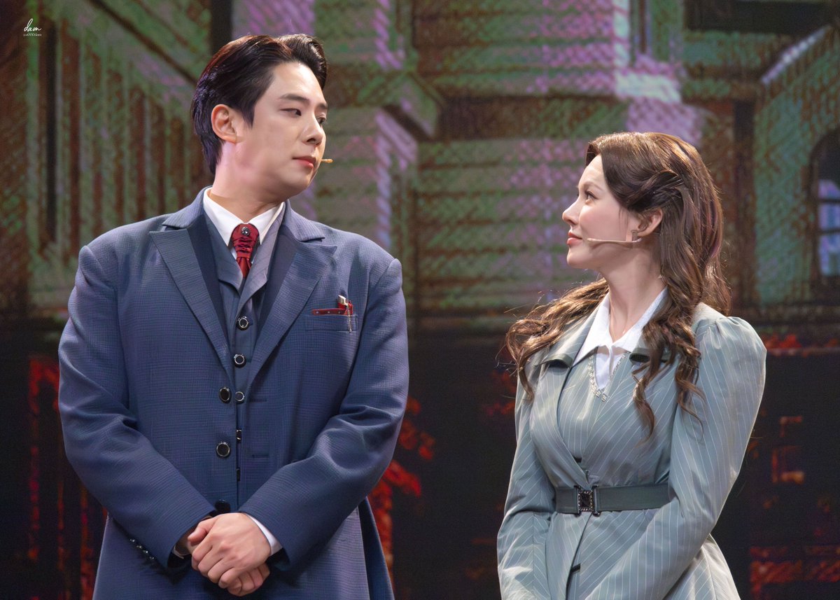 251125 레드북
링크스페셜데이 포토타임
-
안나 | #아이비
브라운 | #송원근