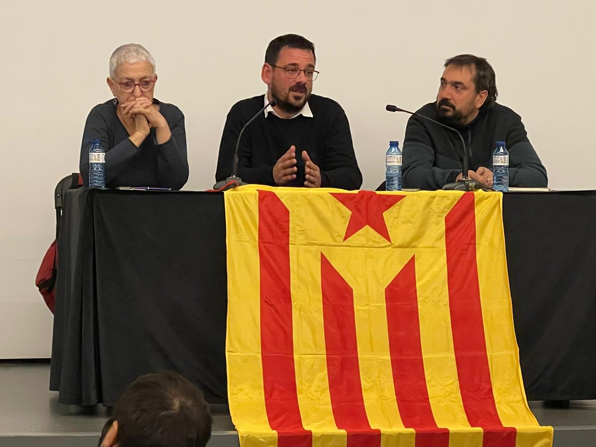 💥Avui hem estat a Figueres a l’acte “Amb tu, construïm la nació des dels municipis” amb en <a href="/llsalellasvilar/">Lluc Salellas i Vilar</a> <a href="/danicornella/">Dani Cornellà #Independència #EcoSocialisme</a> i la <a href="/Dolors_Pons/">Dolors Pons Sais 🎗✊💜</a>.

Amb la <a href="/CUPNordOriental/">CUP Comarques Gironines</a> continuem treballant, des del municipalisme i amb la gent, per construir un país més just, lliure i digne.