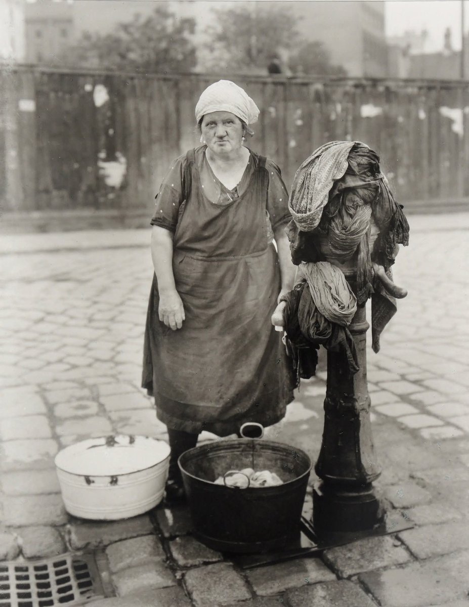 August Sander, Washerwoman, ca. 1930, Gelatin silver print
