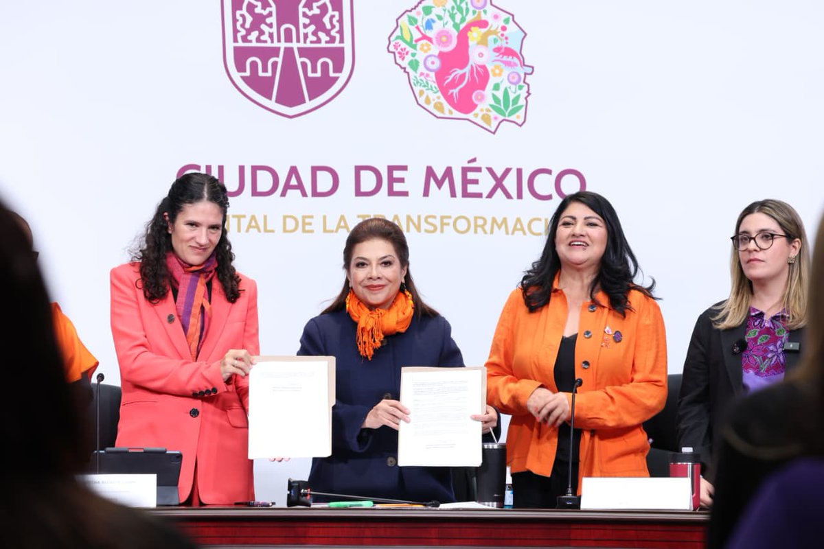 ClaraBrugadaM's tweet image. Presentamos un paquete de reformas para construir una #CapitalDeLaTransformación libre de violencia hacia las mujeres. Proponemos cambios al Código Penal para diferenciar la violencia de género de la violencia familiar, y fortalecer las sanciones por acoso y abuso sexual.…